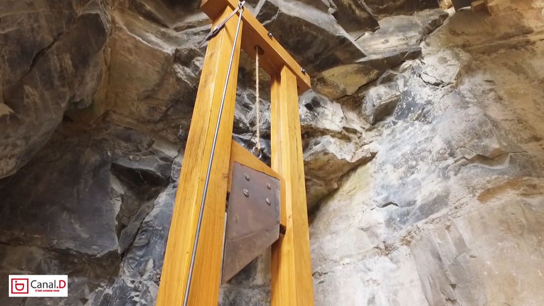 Draguignan : La guillotine installée au Musée de la Justice (et des tortures ) !