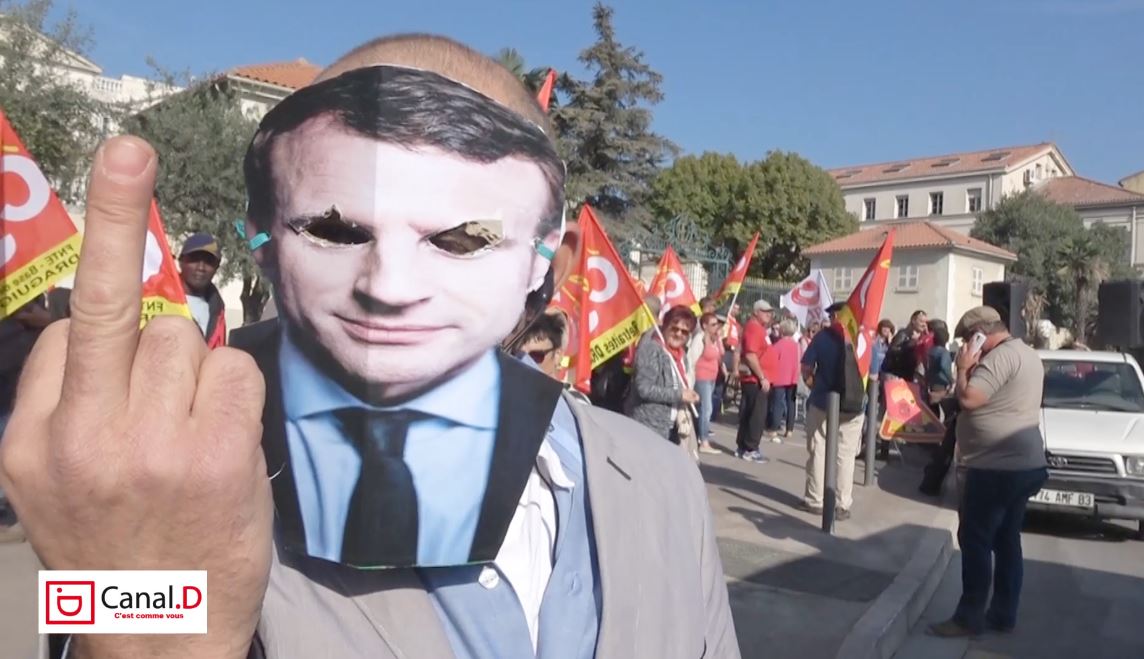 La CGT fait son théâtre de rue contre les ordonnances Macron