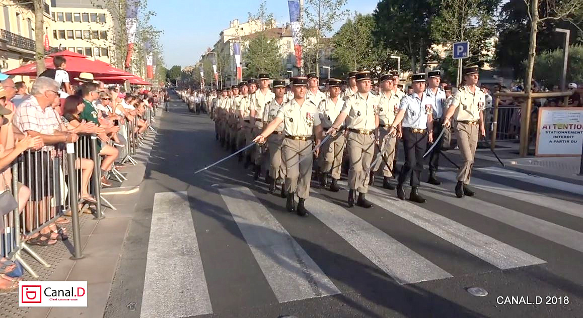 Défilé Militaire du 13 juillet à Draguignan